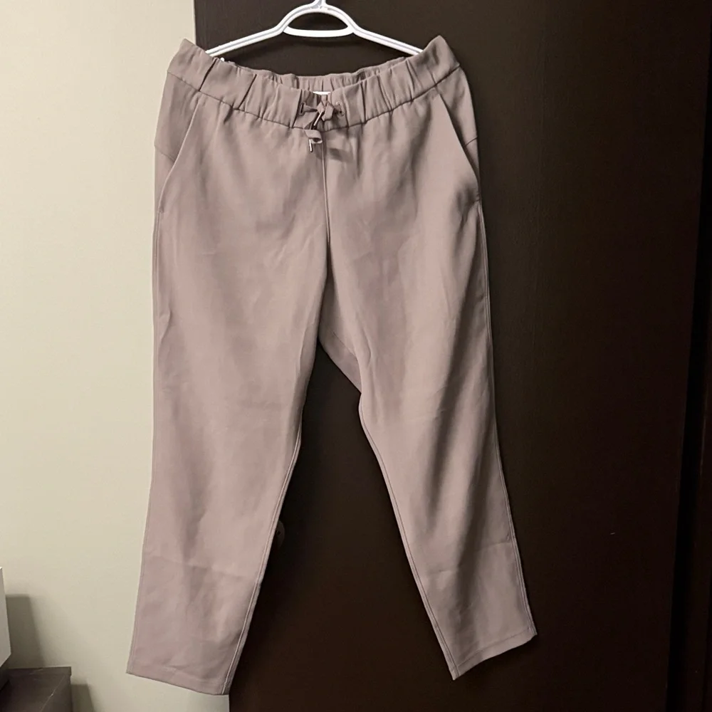 lululemon athletica Women's light greyish Straight Leg Pants - Picture 1 of 4